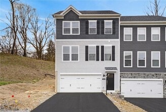 Building Photo - 704 Olivia St