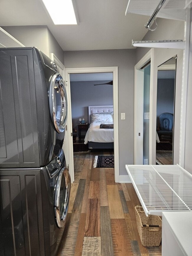 Building Photo - 3 Bedroom  Available June 8th  2026