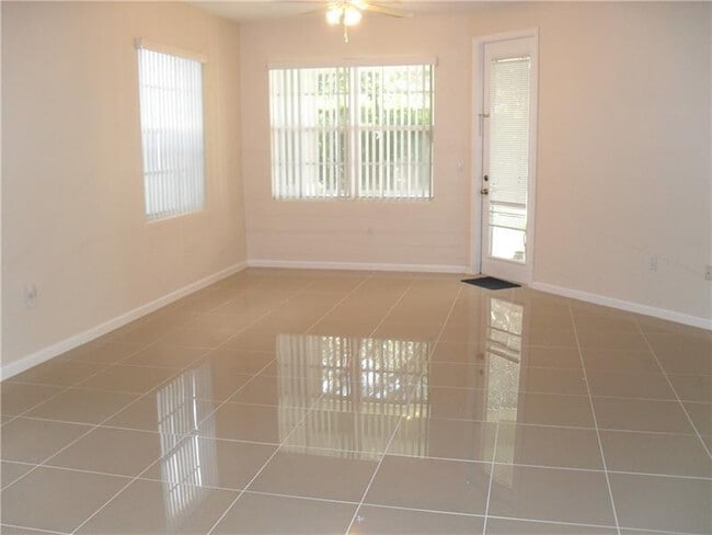 Building Photo - 1506 Fenton Dr