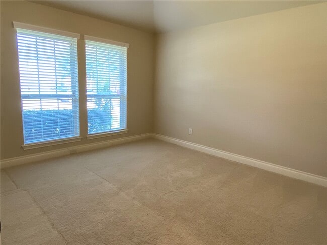 Building Photo - 5922 Solara Ledge Ln