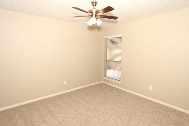 Building Photo - 2731 Colony Dr