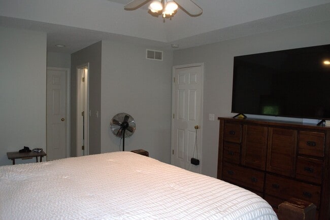 Building Photo - 309 Grampian Dr