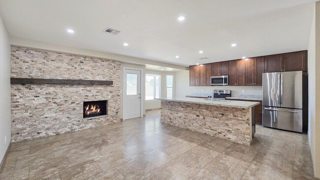 Building Photo - 11740 N 74th Dr
