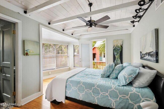 Building Photo - 404 Dunbar ave