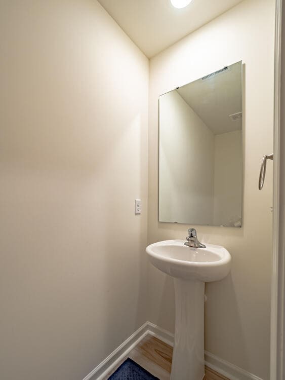 Building Photo - 1719 Camazay Dr