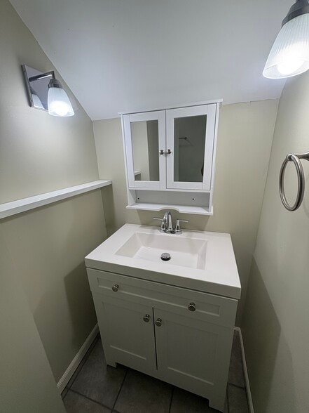 Building Photo - 38 Lisbon St