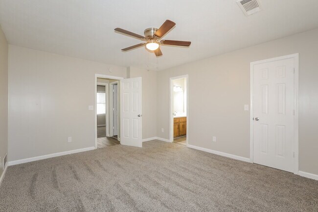 Building Photo - 2117 Tiffany Trail