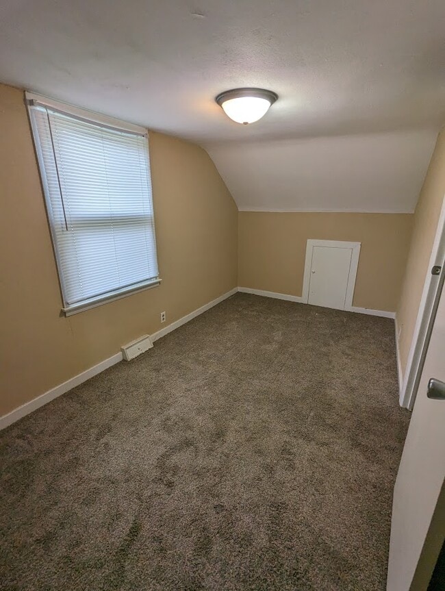 Building Photo - 8900 W Plainfield Ave