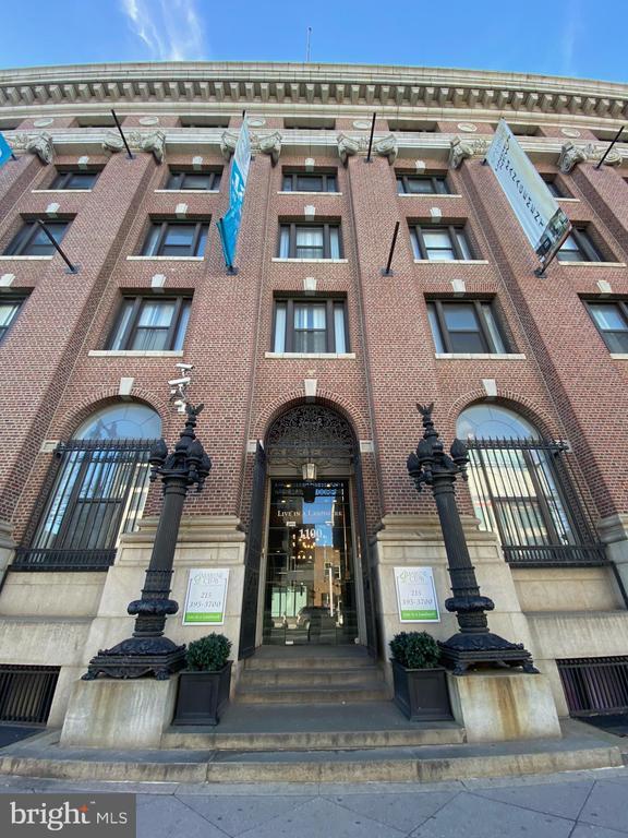 Building Photo - 1100 S Broad St