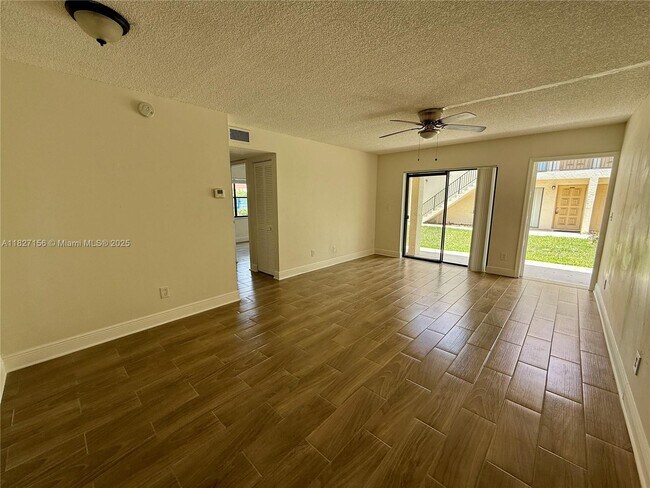 Primary Photo - 11130 Royal Palm Blvd