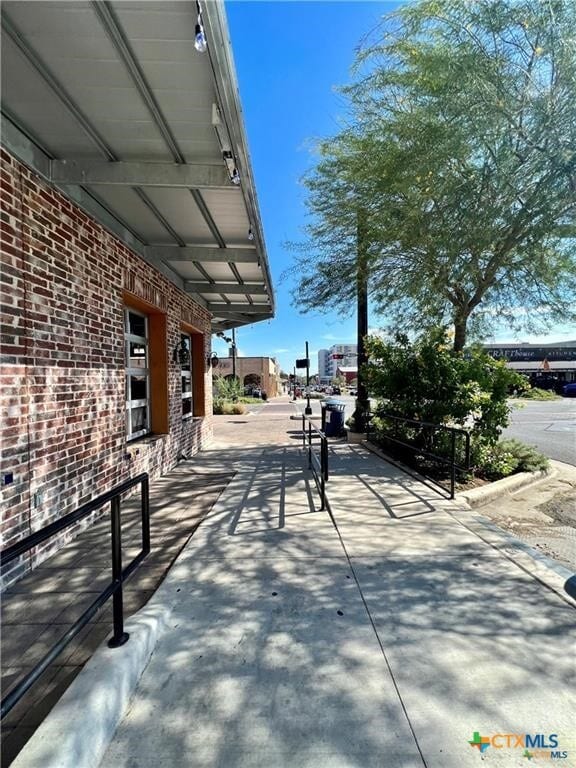 Building Photo - 301 N LBJ Dr