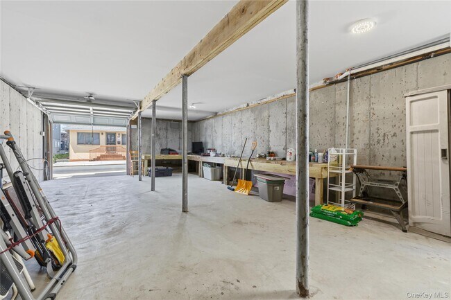 Building Photo - 90 Oregon St
