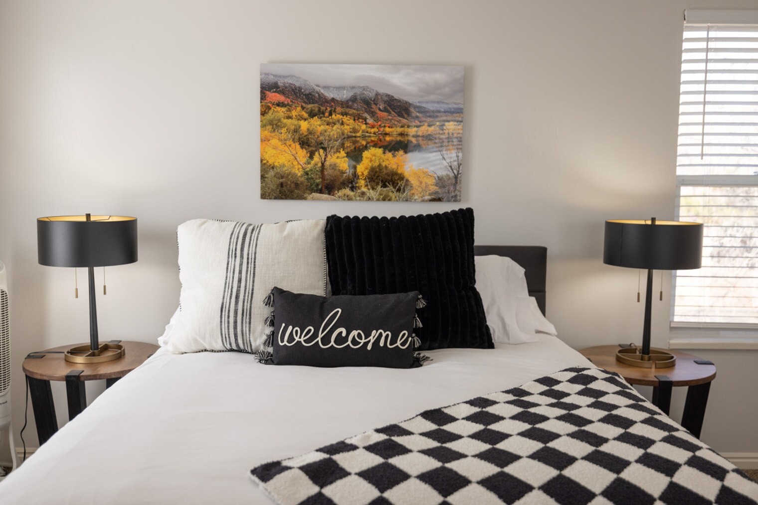 Building Photo - 924 Lowell Ave S