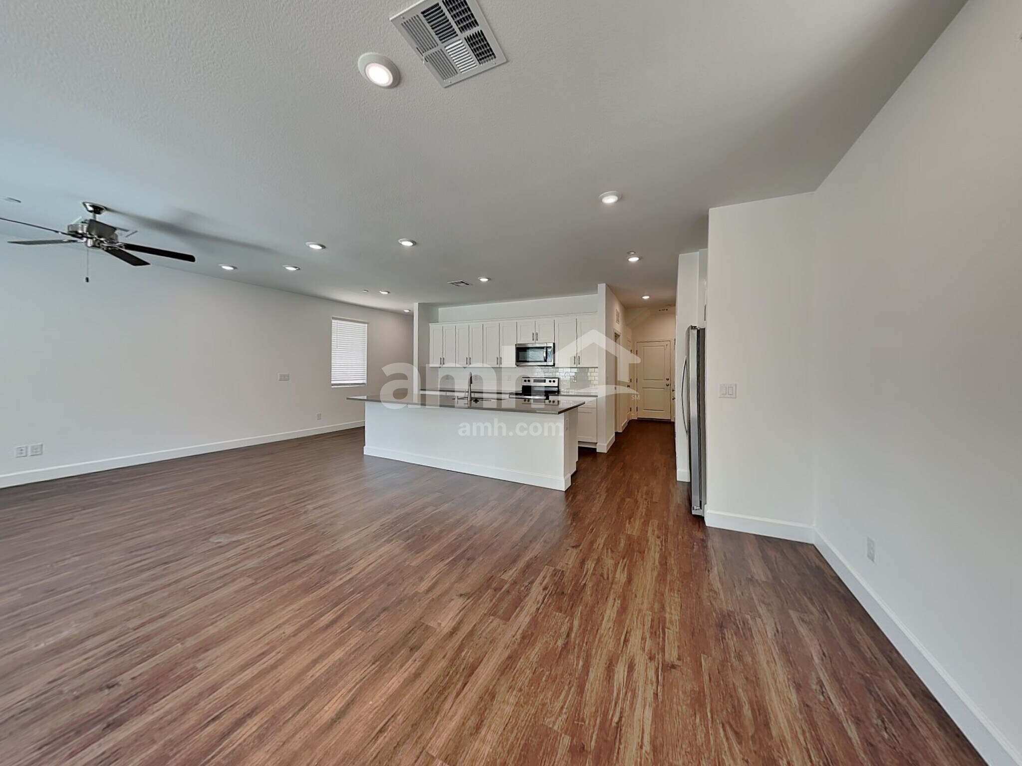 Building Photo - 644 N Water St