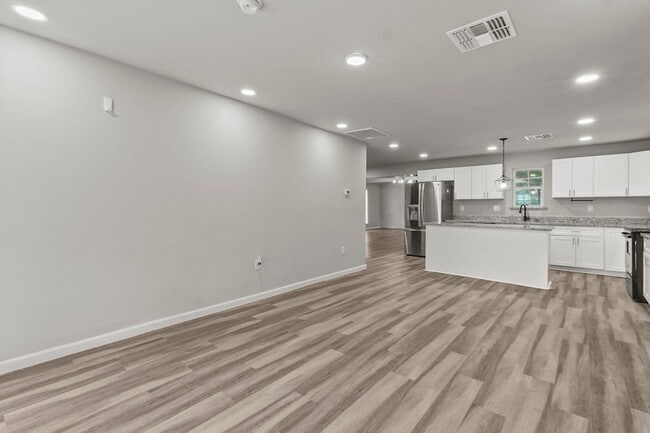 Building Photo - 5775 Mel Sha Ln
