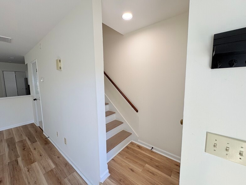 Stairway - 109 Chaucer Ct