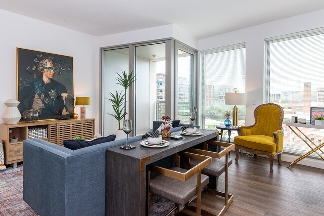 Building Photo - The Banks