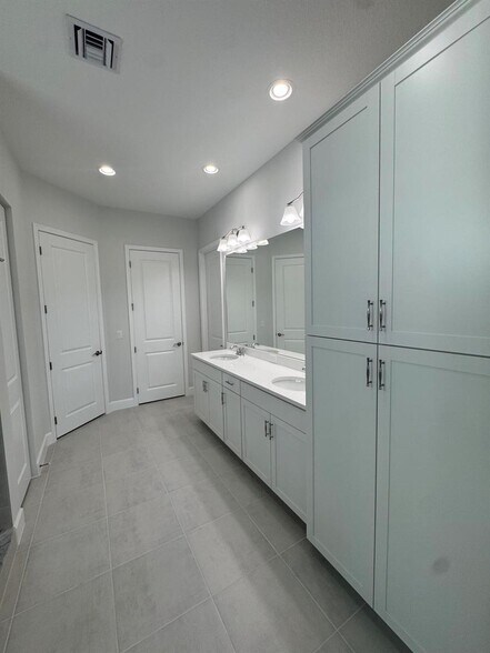 Building Photo - 14177 Gray Bark Bnd