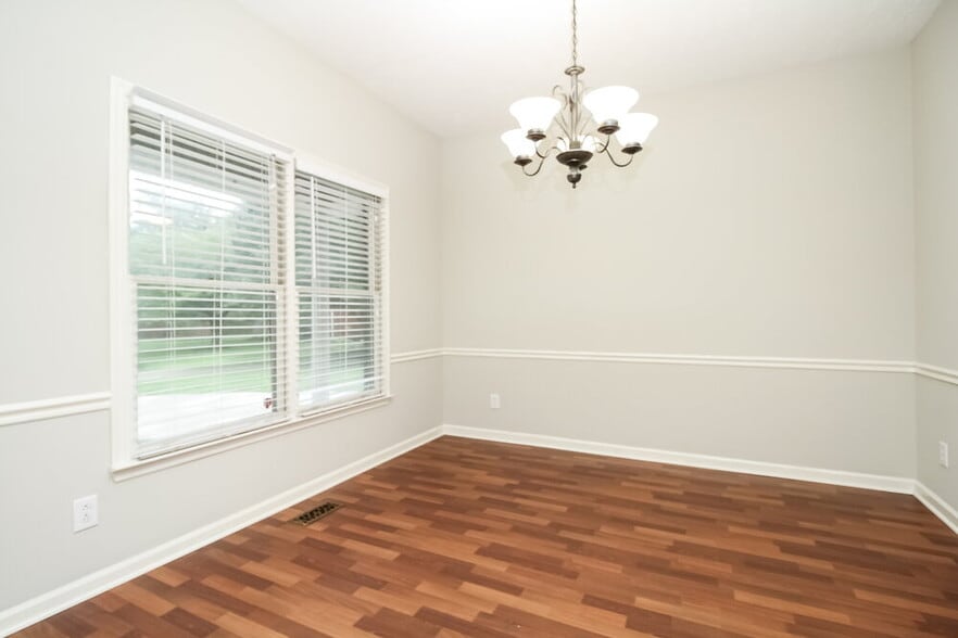 Building Photo - 1802 Cascade Ct