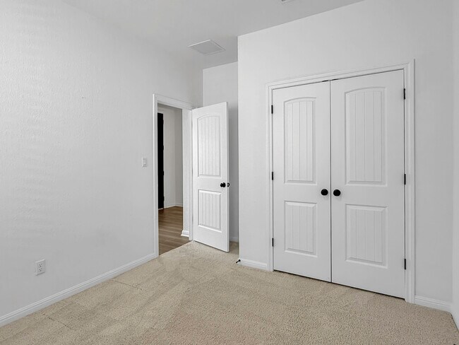 Building Photo - 2608 Emerson Trl