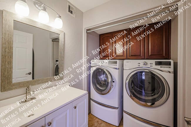 Building Photo - 3440 E Southern Ave