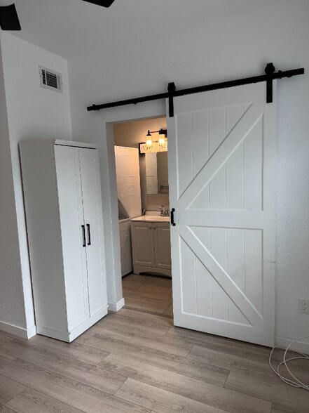 Building Photo - 532 Cesar E. Chavez Pkwy