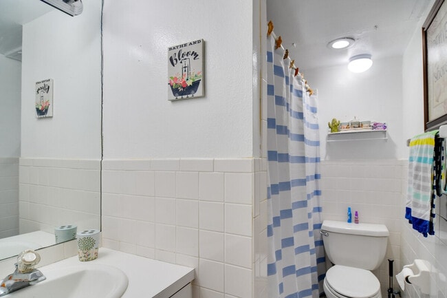 Building Photo - 8921 Blind Pass Rd