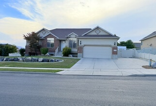 Building Photo - 351 N 1480 E