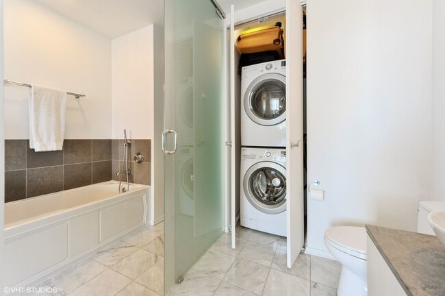 Building Photo - 600 N Fairbanks Ct