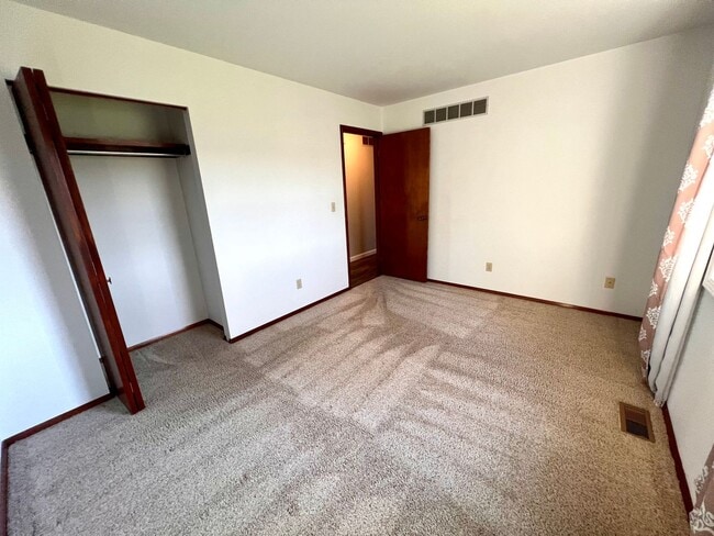 Building Photo - Apple Hill Community - 3 Bedroom 2 Bathroom - Beautiful Home for Rent!