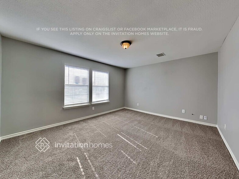 Building Photo - 136 Rolling Hills Pl