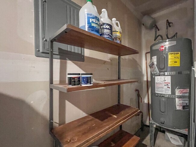 Building Photo - 2Bd/3Ba Seattle Townhouse