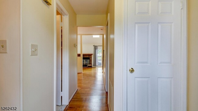 Building Photo - 70 Bayberry Dr