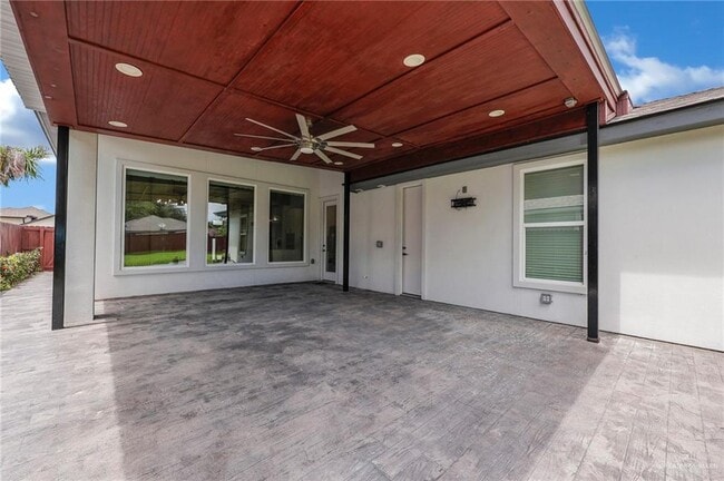 Building Photo - 3904 Wisteria Ave
