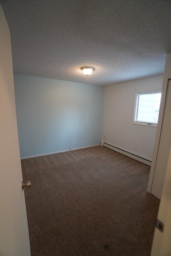 Building Photo - 3 Bedroom East Anchorage Condo!