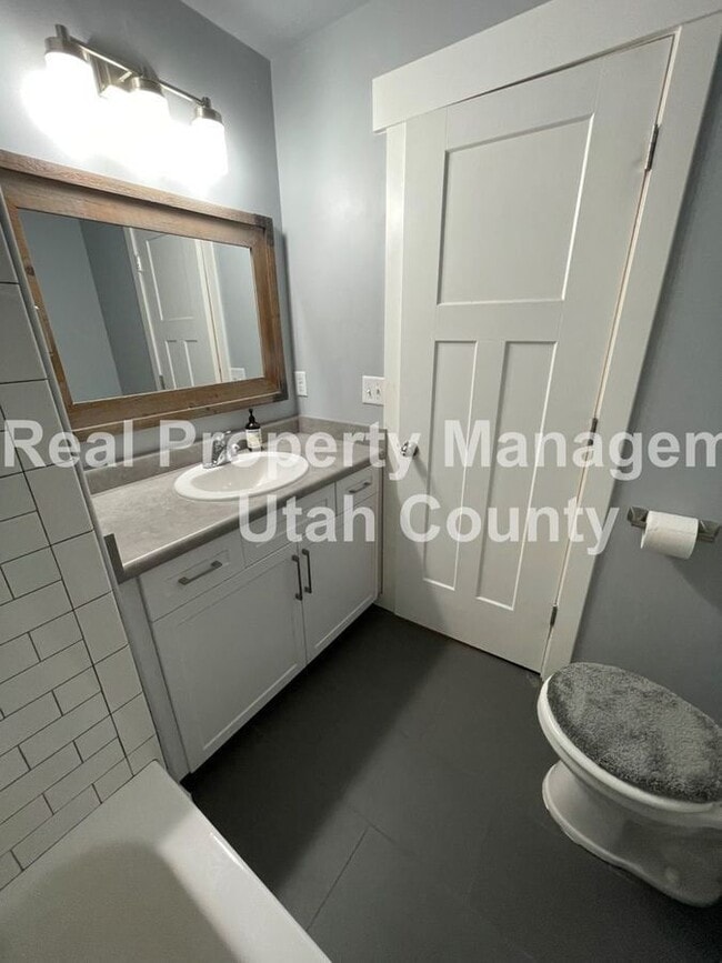 Building Photo - 310 E 300 S