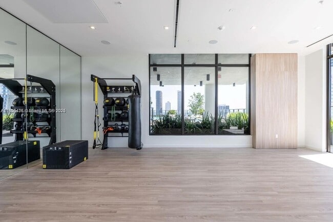 Building Photo - 23 NE 17th Ter