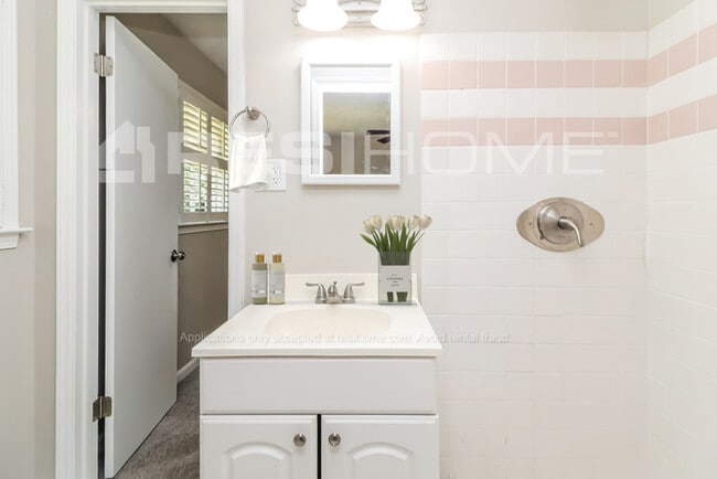 Building Photo - 4946 Rock Haven Dr SW