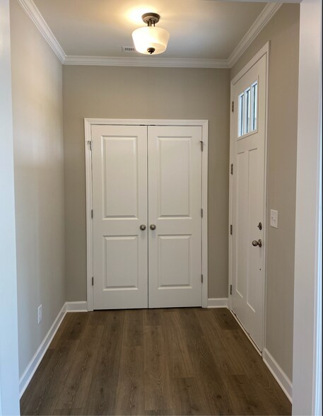 Front Entry - 729 Carraway Garden Dr