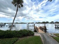 Building Photo - Classic waterfront Snell Isle Estates 3 Be...