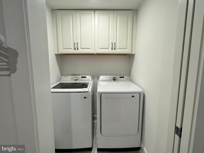 Building Photo - 8708 Southrun Ct