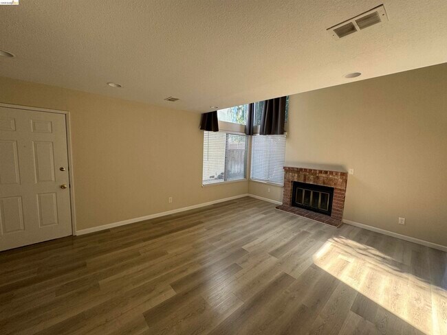 Building Photo - 239 Almondtree Ln
