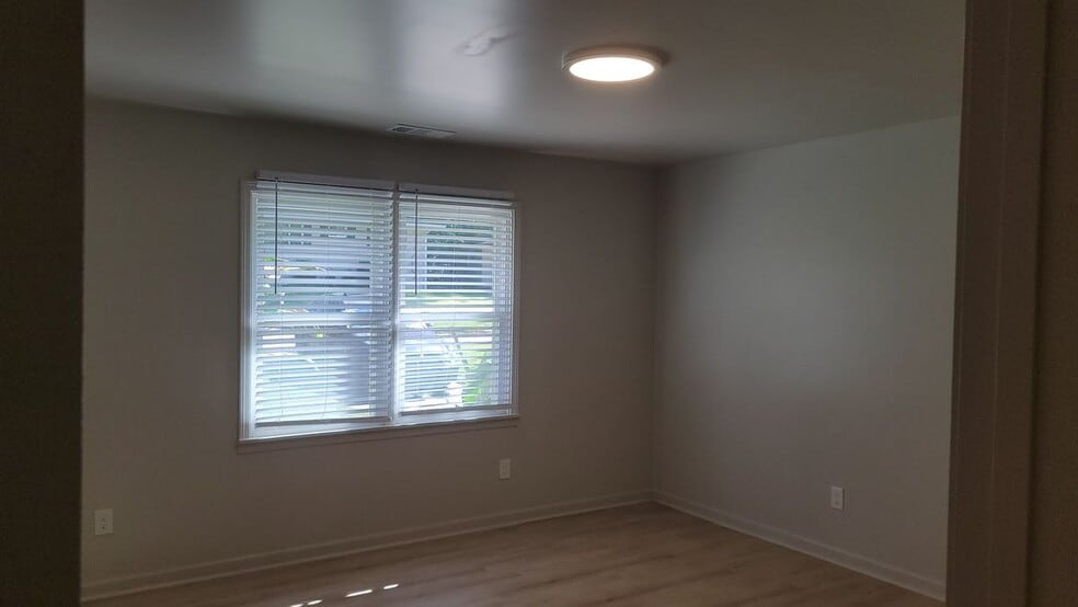 Building Photo - 2641 Connally Dr