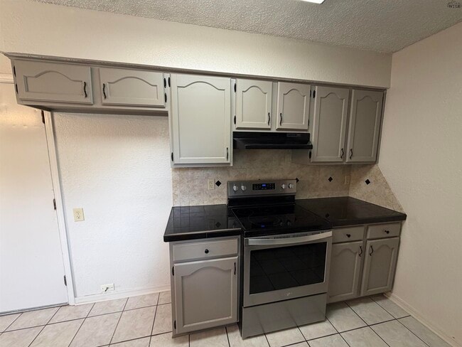 Building Photo - 4830 Lovers Ln