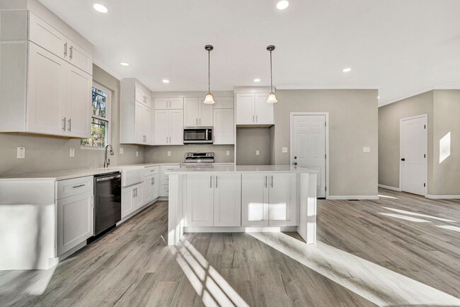 Building Photo - Charming 4 Bedroom Haven in Laurens
