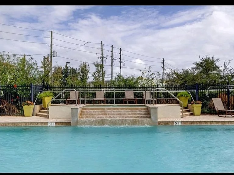 Building Photo - 5116 6th St N