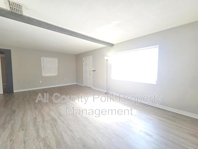 Building Photo - 602 SE 5th St