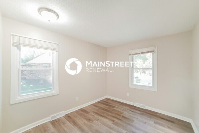 Building Photo - 3 Bedroom Pet-Friendly Home in BLUE SPRINGS, MO with Main Street Renewal