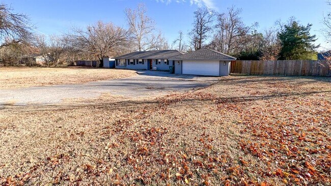 Building Photo - 13408 Thompson Rd