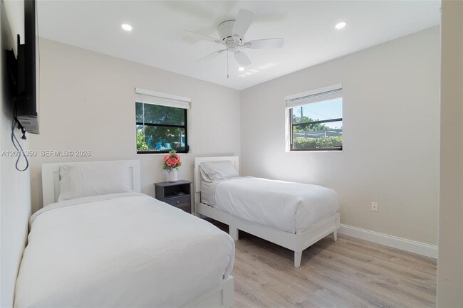 Building Photo - 712 Tradewind Dr